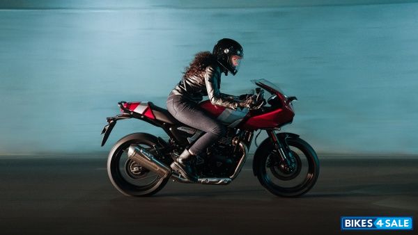 Triumph Thruxton 400