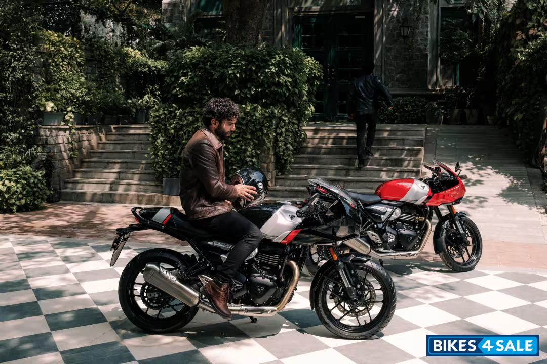 Triumph Thruxton 400