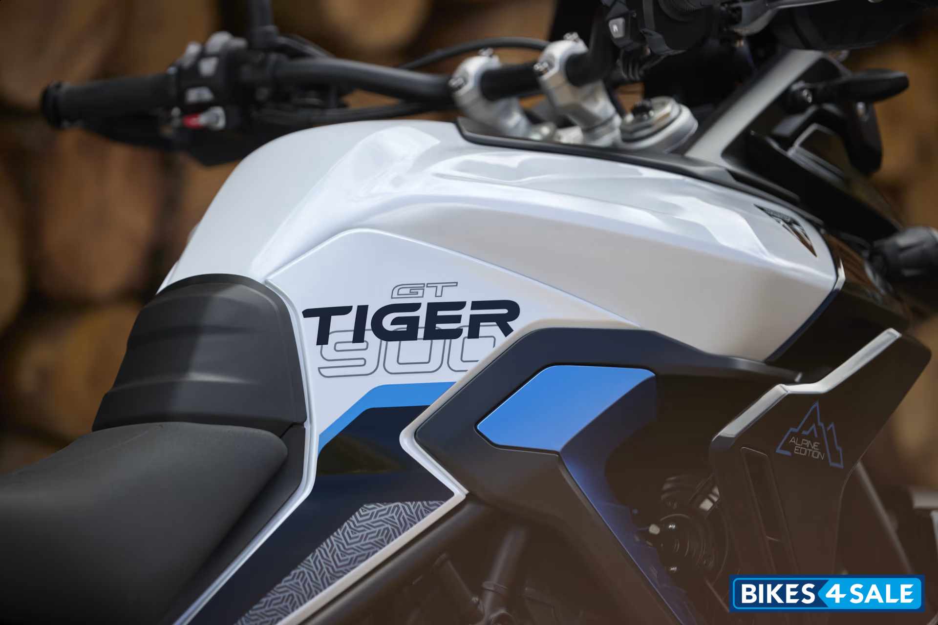 Triumph Tiger 900 Alpine Edition 2026