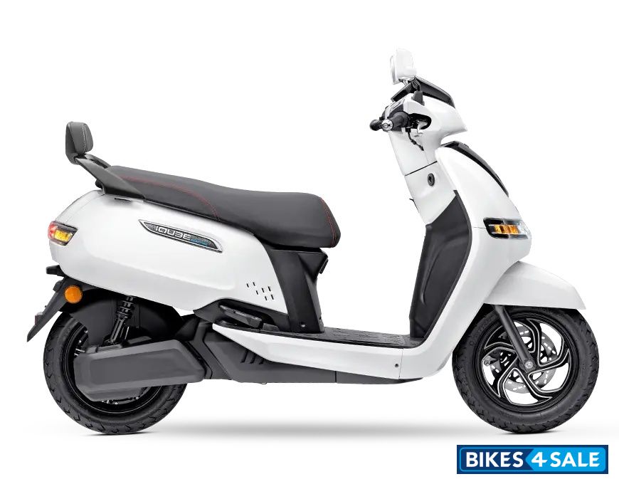 TVS iQube 3.1kWh Pearl White
