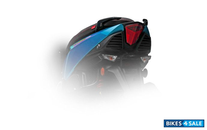 TVS NTORQ 125 2024 Sporty split grab rail