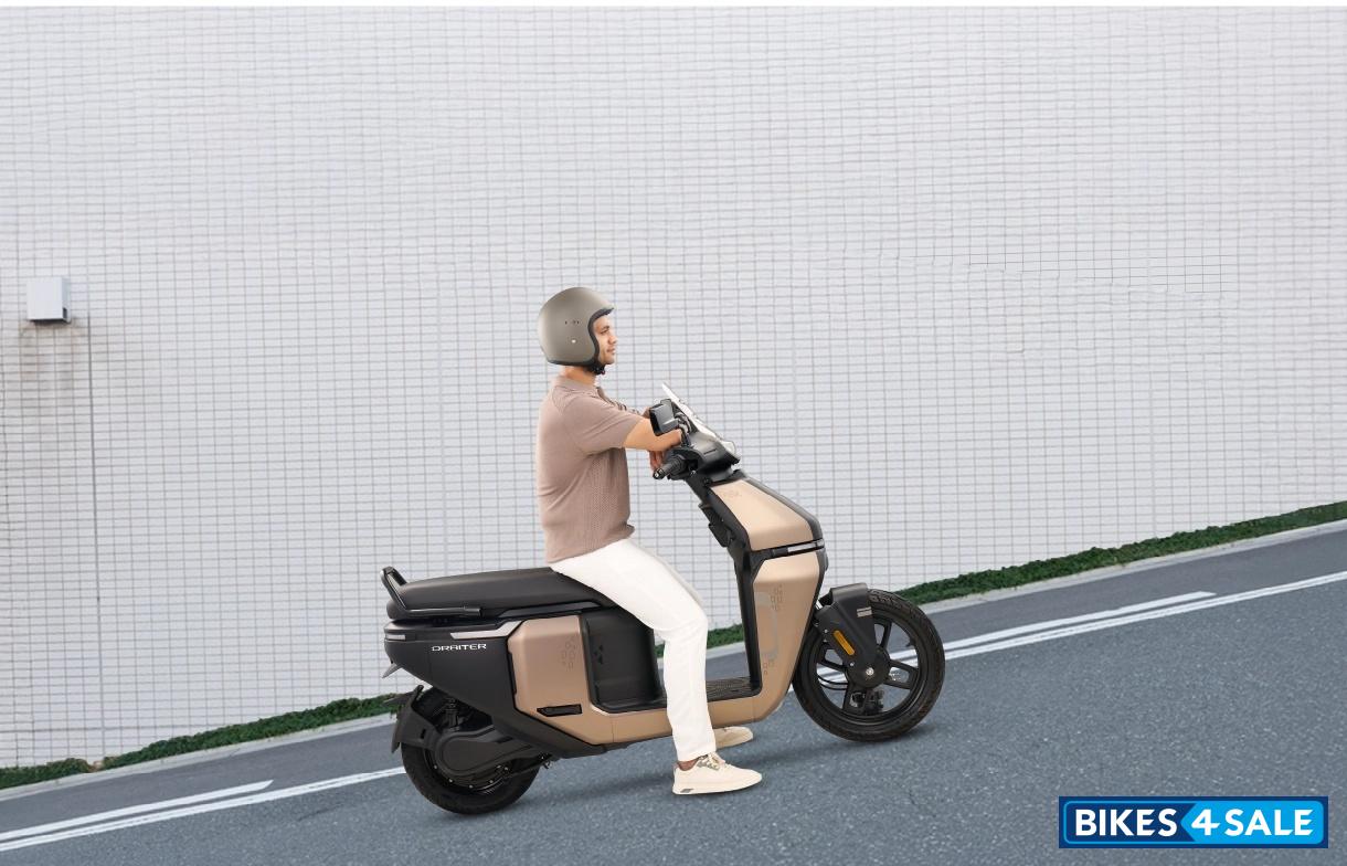 TVS Orbiter Hill hold assist