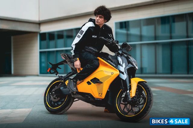 Ultraviolette F77 SuperStreet