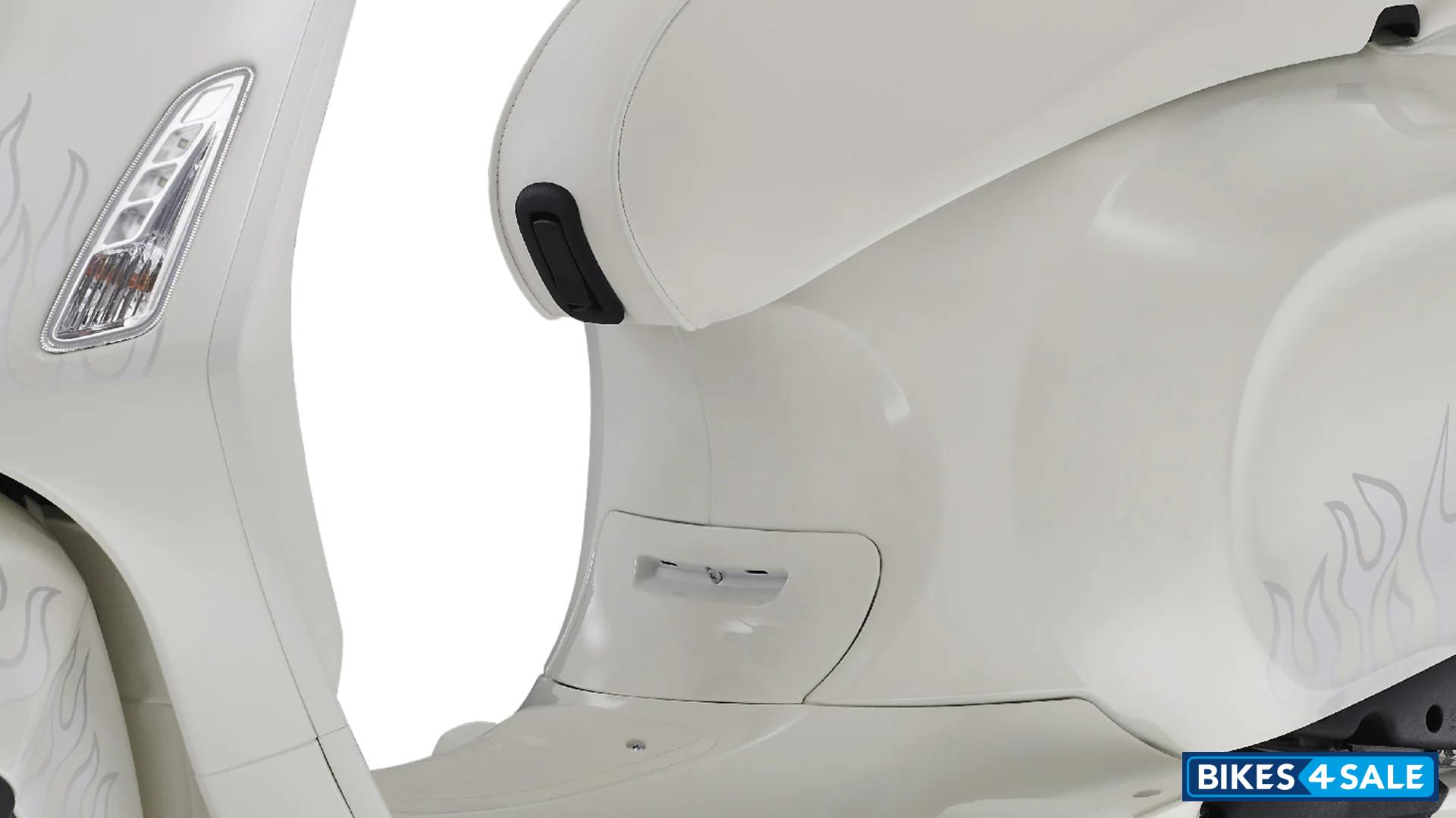 Vespa Justin Bieber x Vespa 150