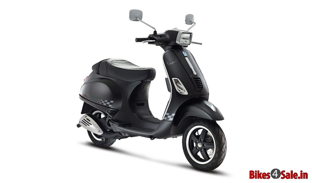 Vespa S 125 - Picture showing the angled view of black colored Vespa S 125