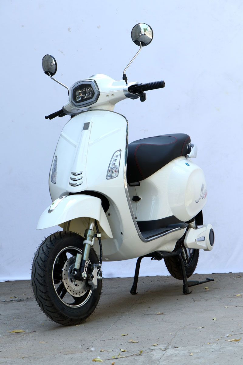 Vier Model V4 Mist White