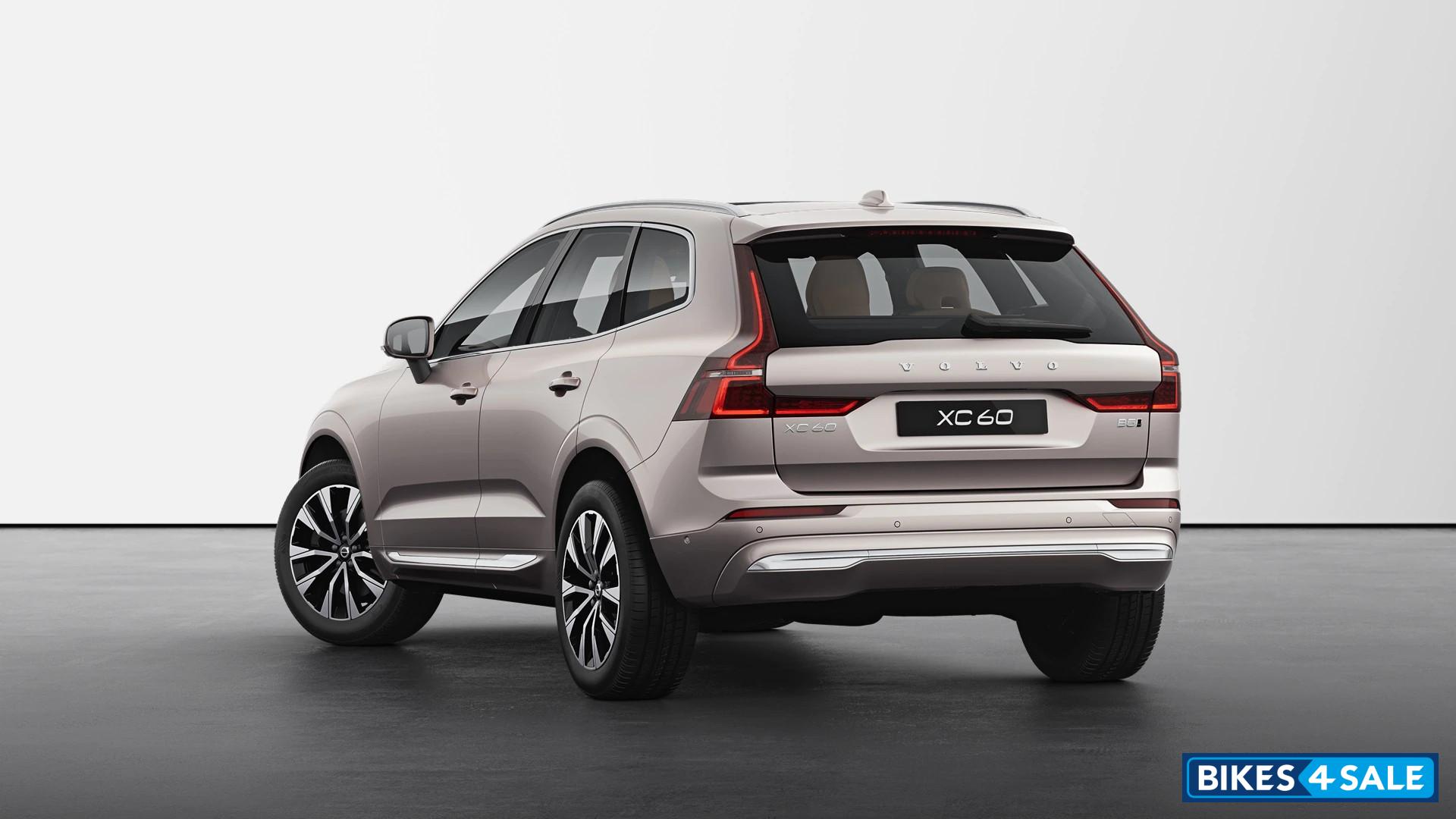 Volvo XC60 B5 Ultimate Bright Dusk Color