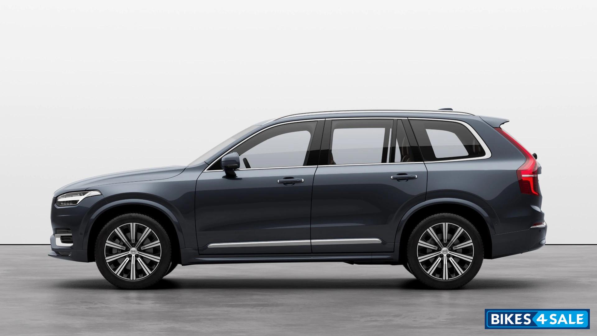 Volvo XC90 B6 Ultimate - Side View