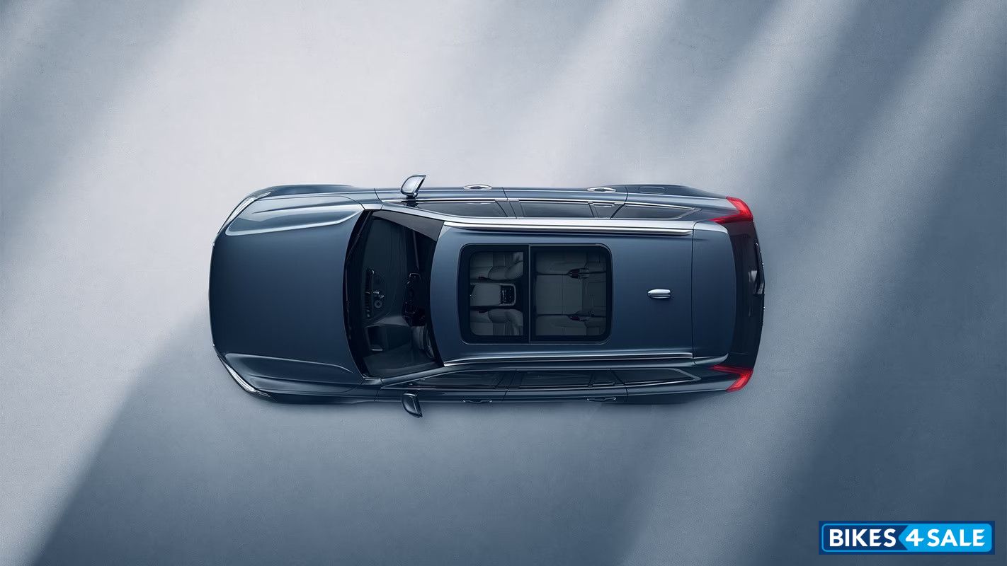 Volvo XC90 B6 Ultimate - Top View