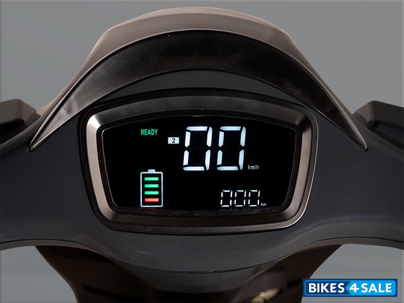 Yakuza Amber Digital Display