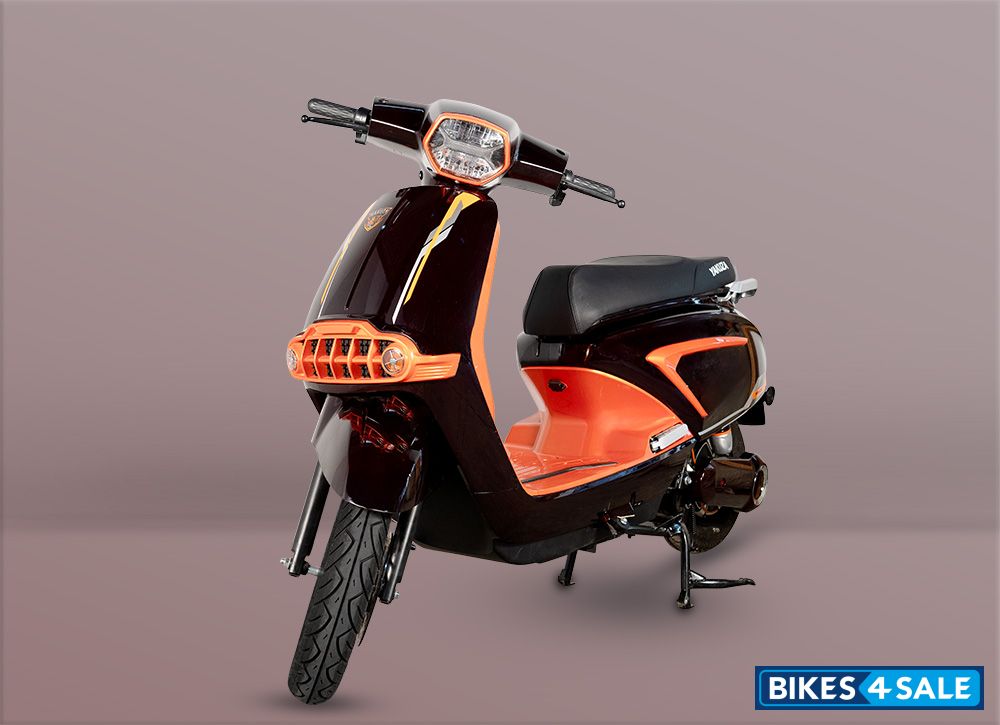 Yakuza Parinda Brown