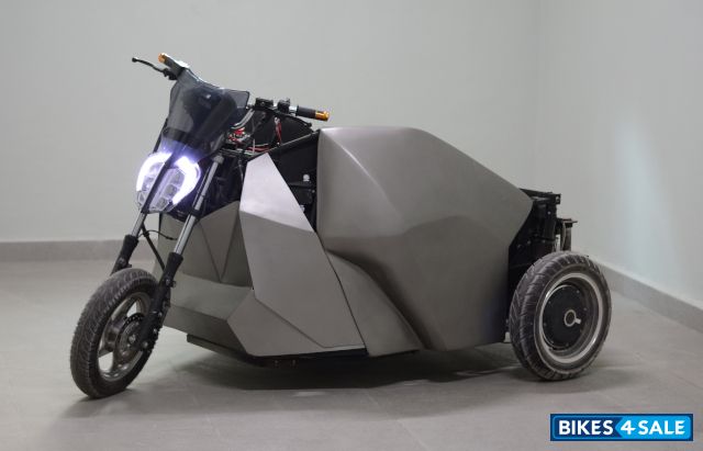 Yali Mobility Electric Three-wheeler