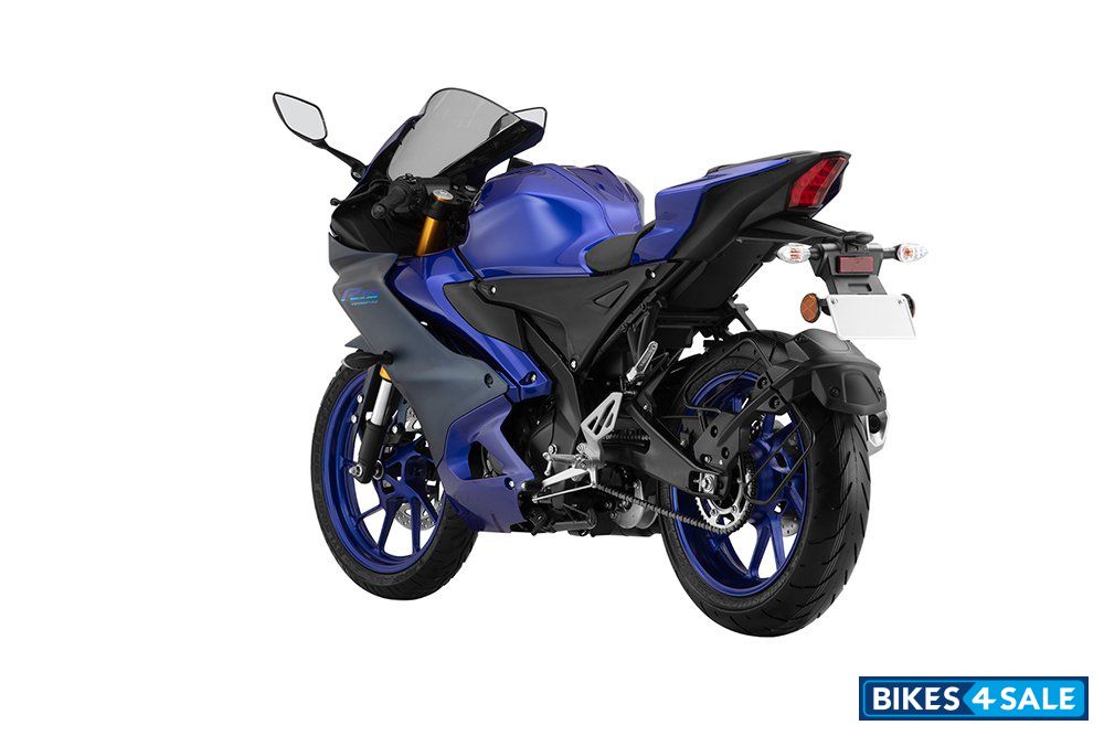 Yamaha R15 V4