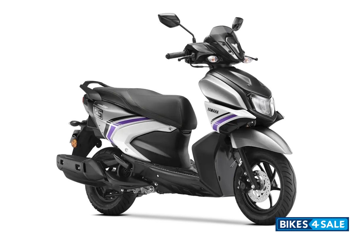 Yamaha RayZR 125 Fi Hybrid Disc 2025 Silver White Cocktail