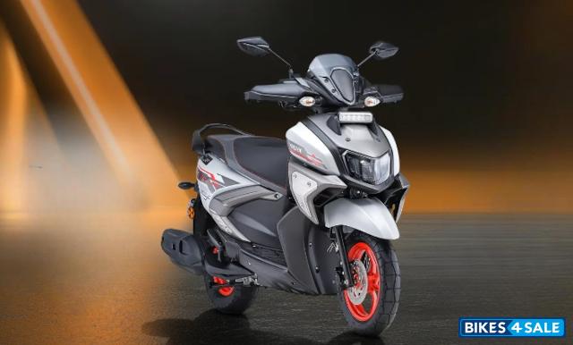 Yamaha RayZR 125 Fi Hybrid Street Rally 2025