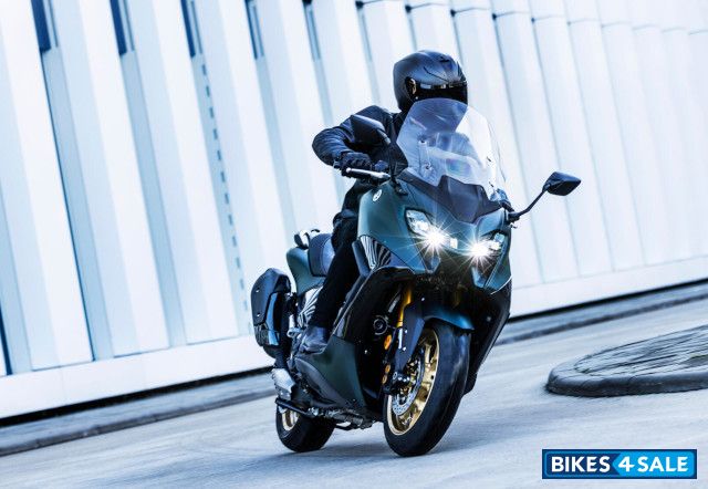 Yamaha TMAX Tech MAX