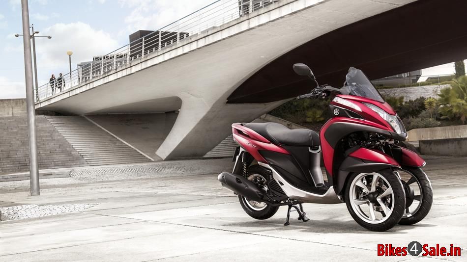 Yamaha Tricity 125 Yamaha Tricity 125 resting in its center stand