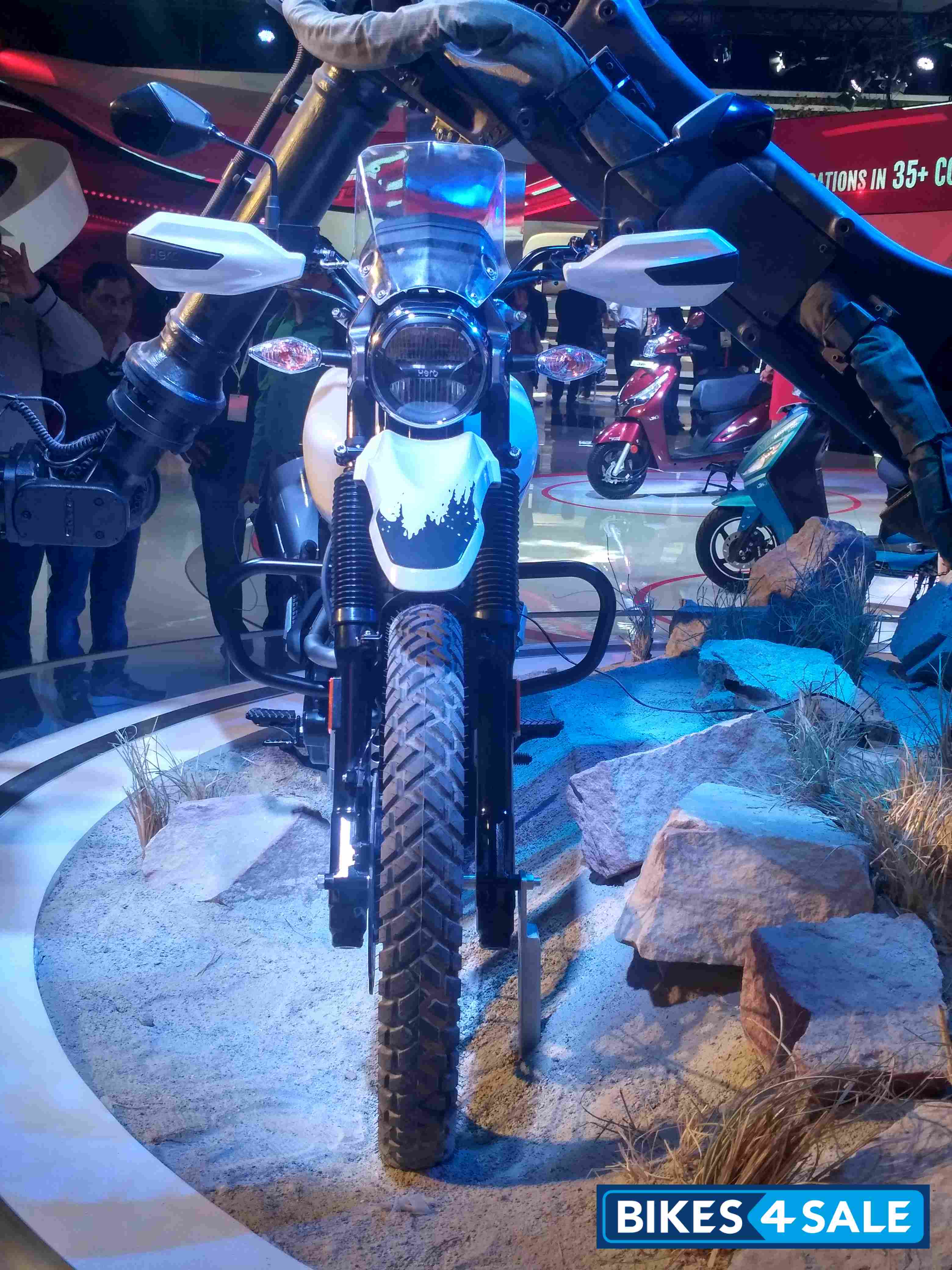 Hero XPulse 200 Front View