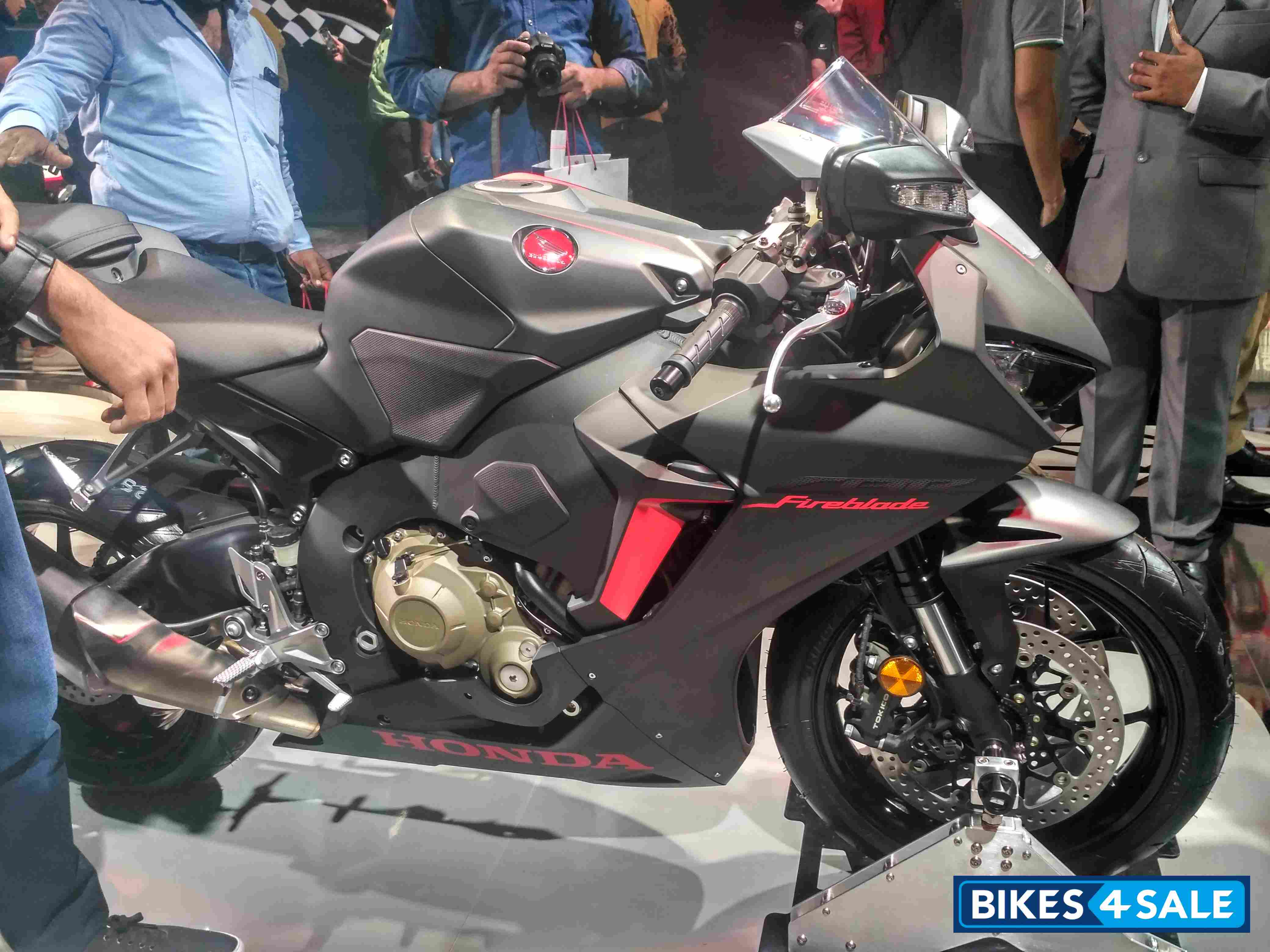 CBR 1000 RR FireBlade CBR 1000 RR FireBlade