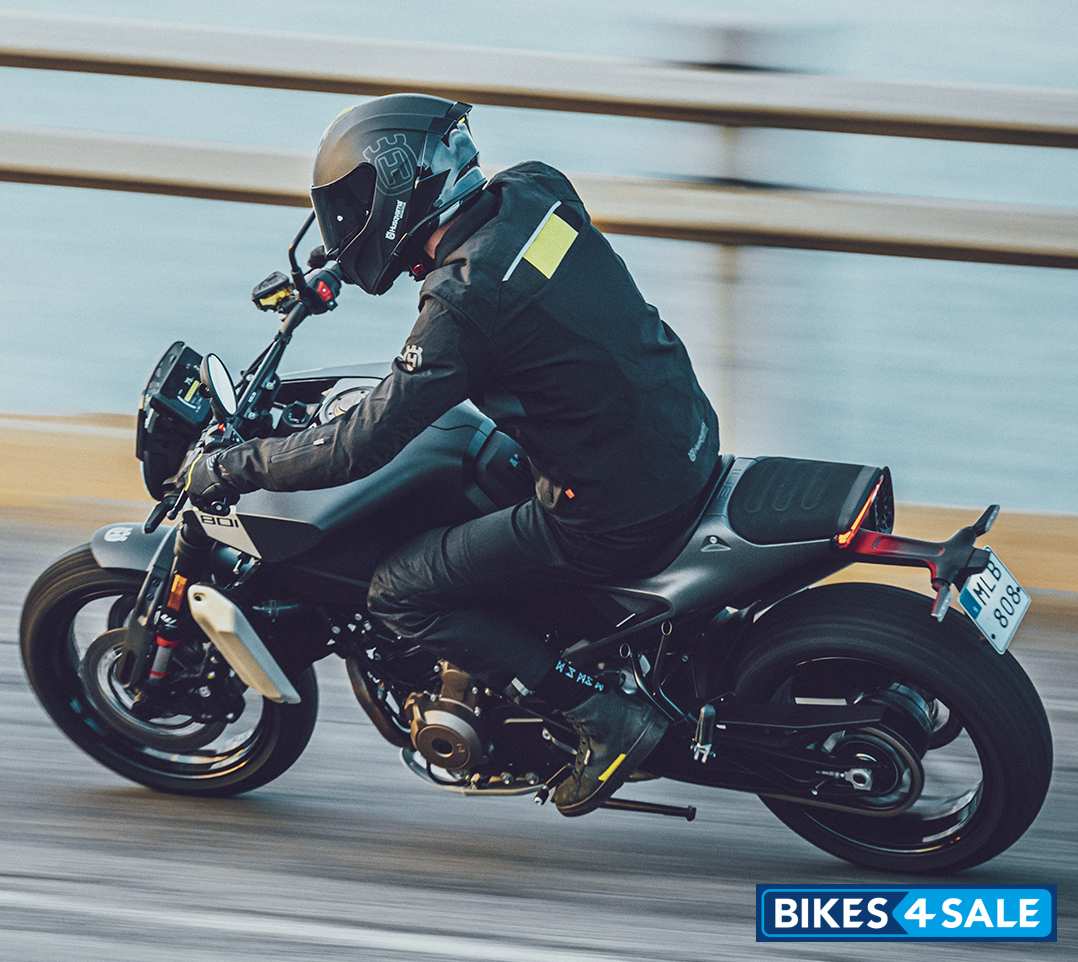 2024 Husqvarna Svartpilen 801