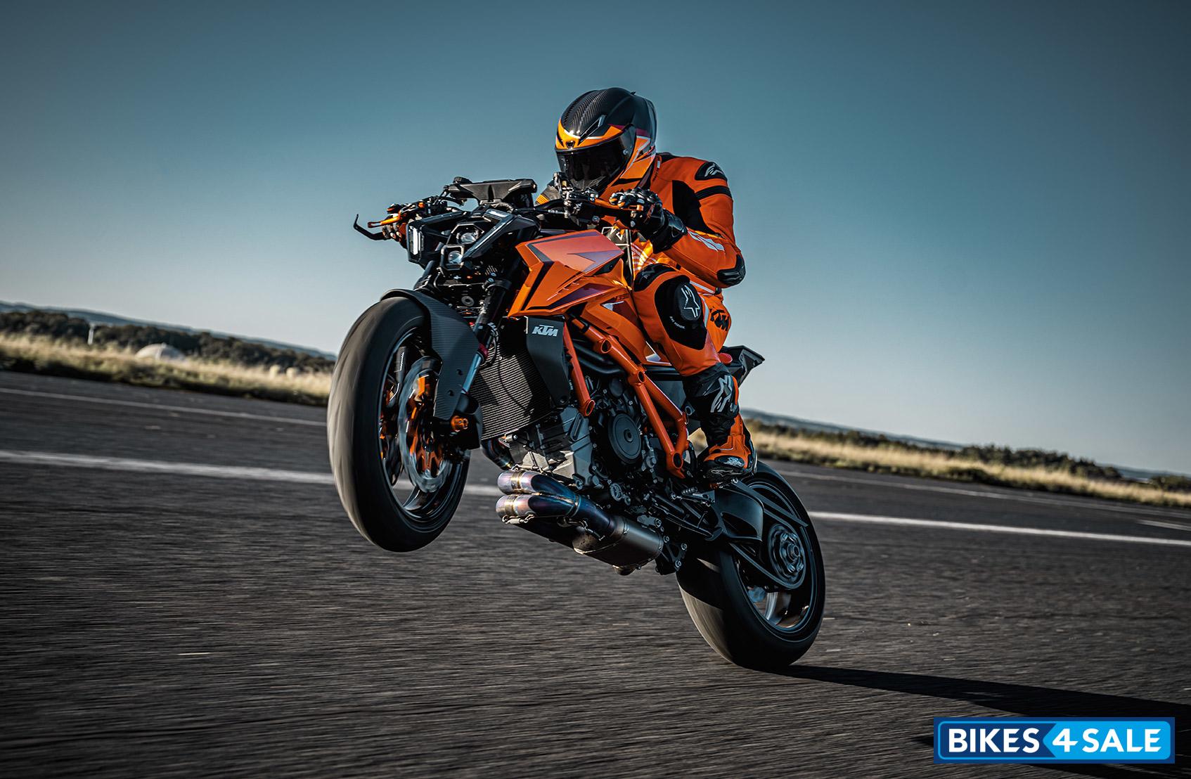 2024 Ktm 1390 Super Duke R Features
