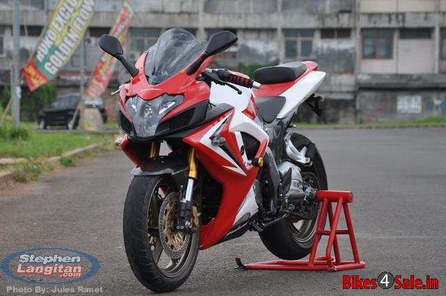 Modified Bajaj Pulsar 220