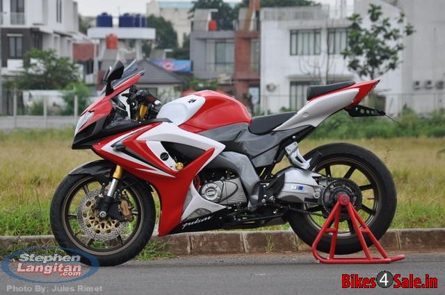 Modified Bajaj Pulsar 220