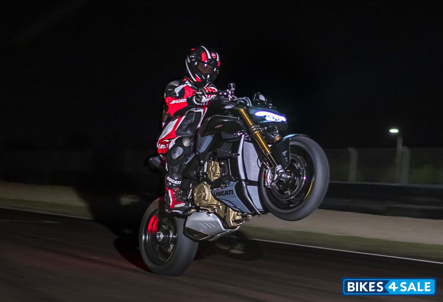 Ducati Streetfighter V4 Or V4 S Pics