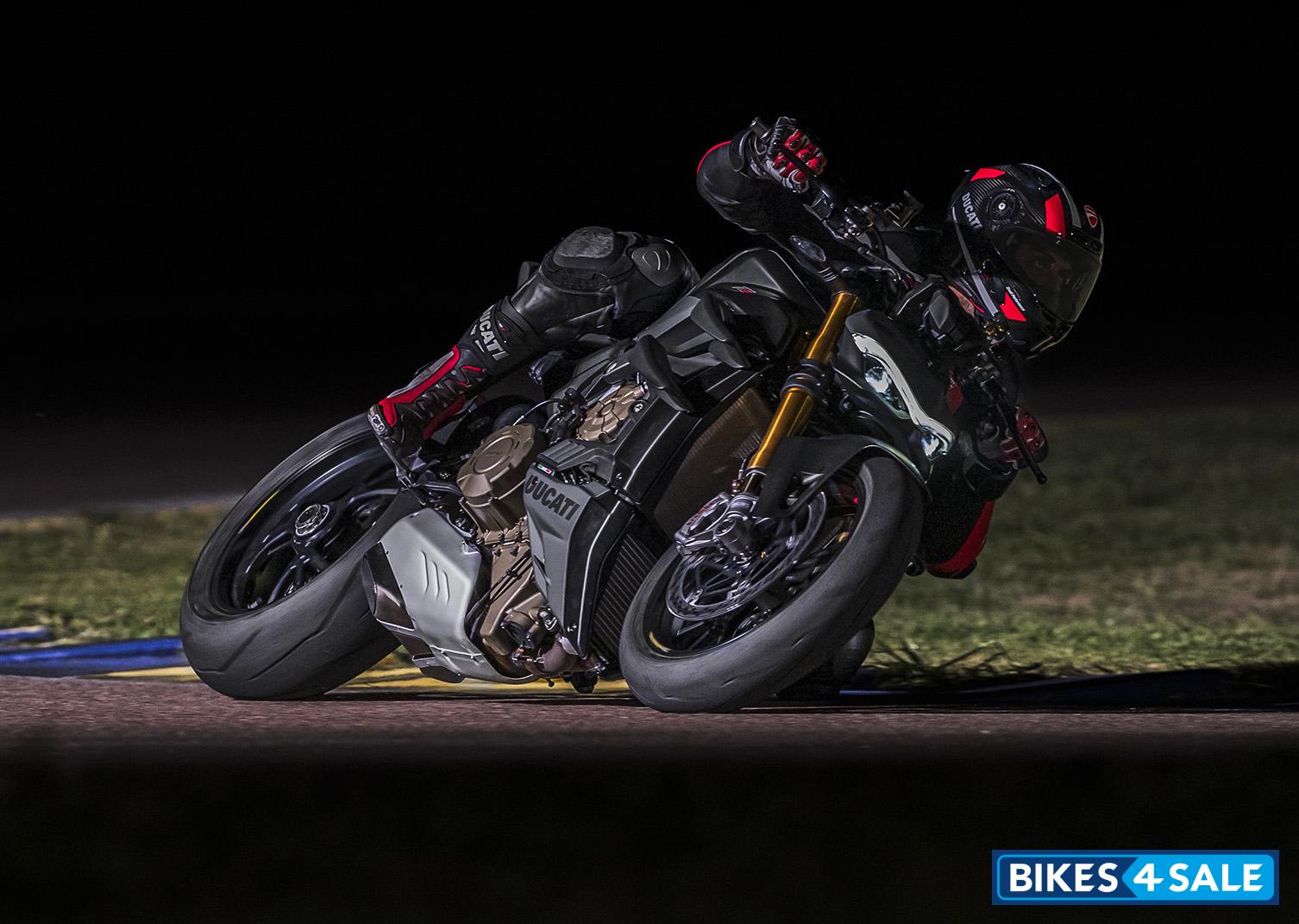 Ducati Streetfighter V4 S Full Details