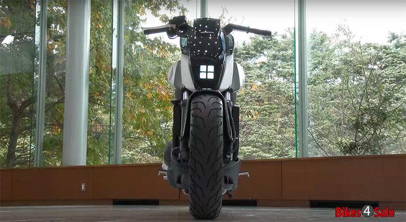 Honda Balancing Motorcycle Ces