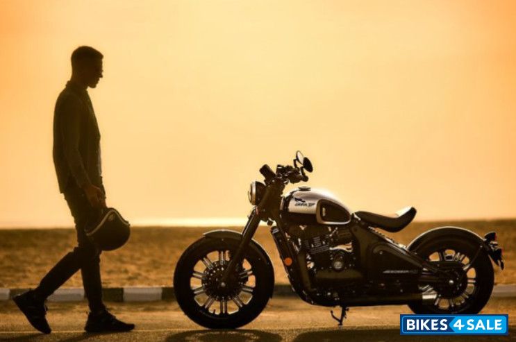 Jawa 42 Bobber Black Mirror Launched for Rs 2.25 Lakh 