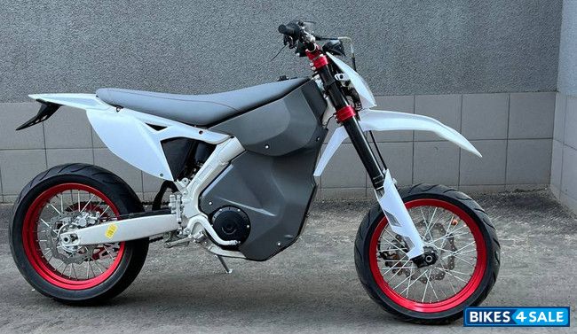 Megawatt Moto Motard 4000 