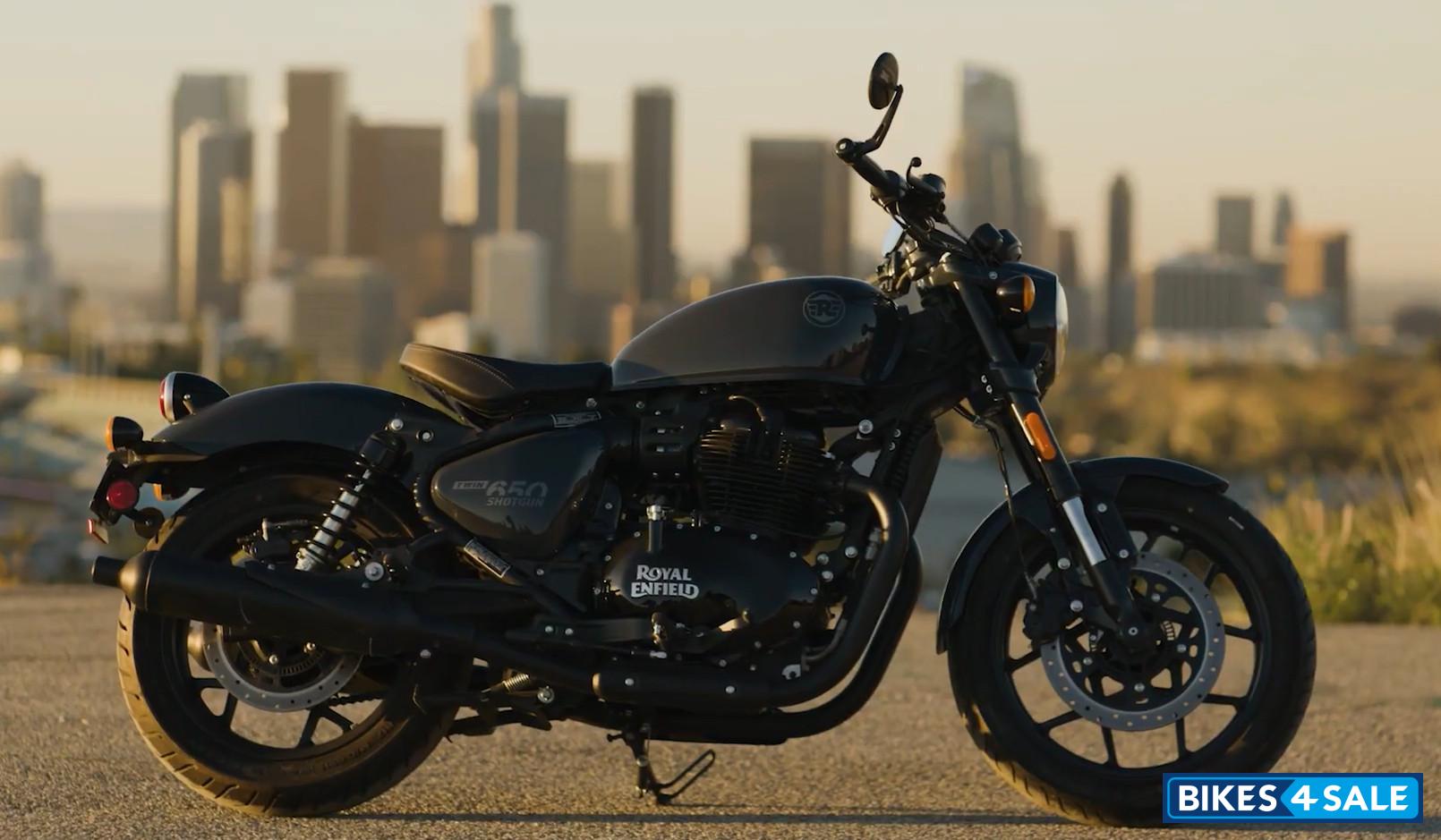 Royal Enfield Shotgun 650 Debut