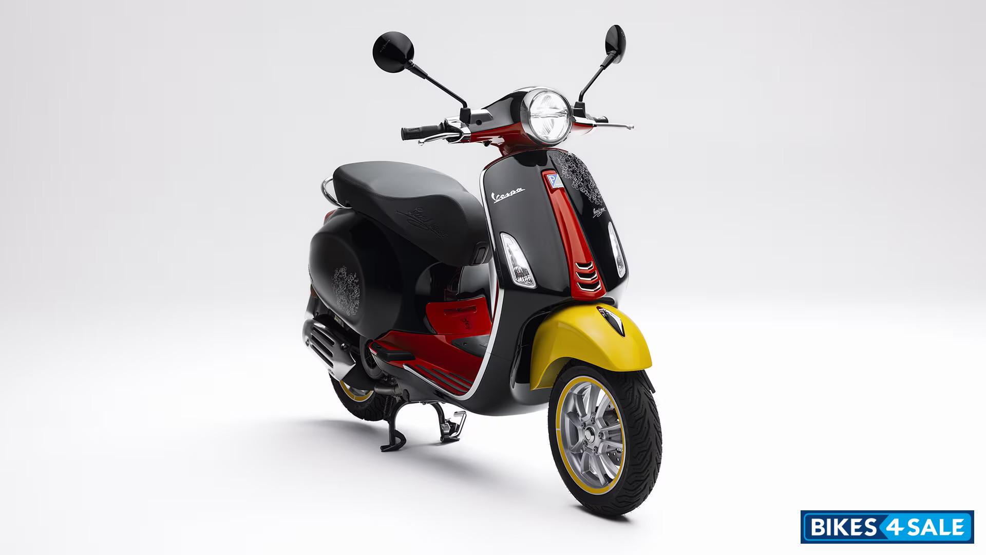 Vespa Mickey Mouse Edition