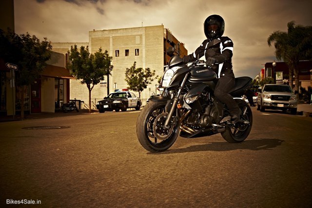 Kawasaki ER-6n Wallpaper