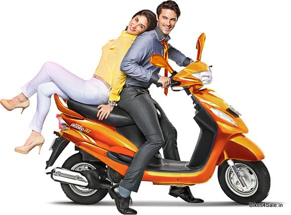 Kareena Kapoor With Rodeo RZ