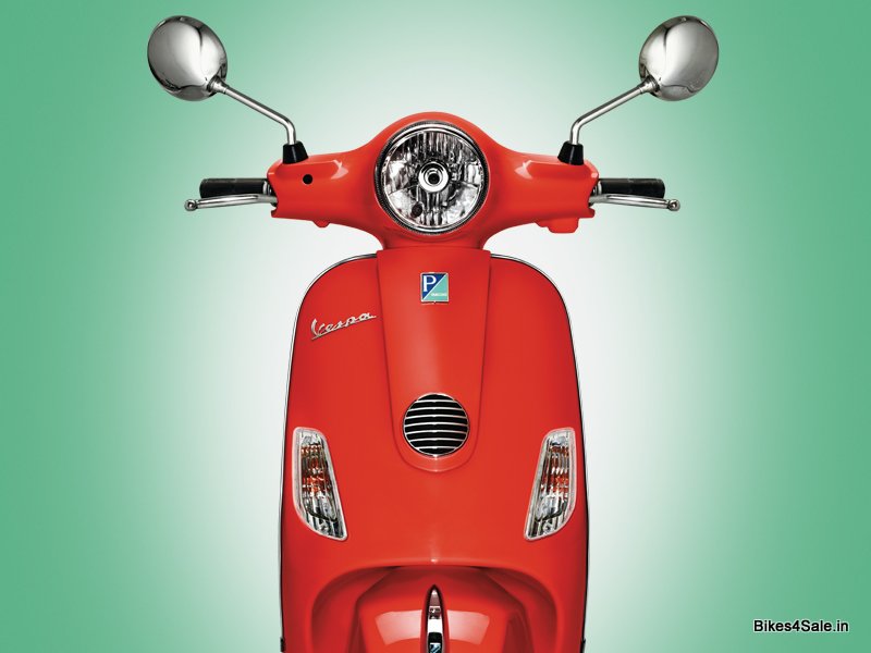 Red Vespa LX 125