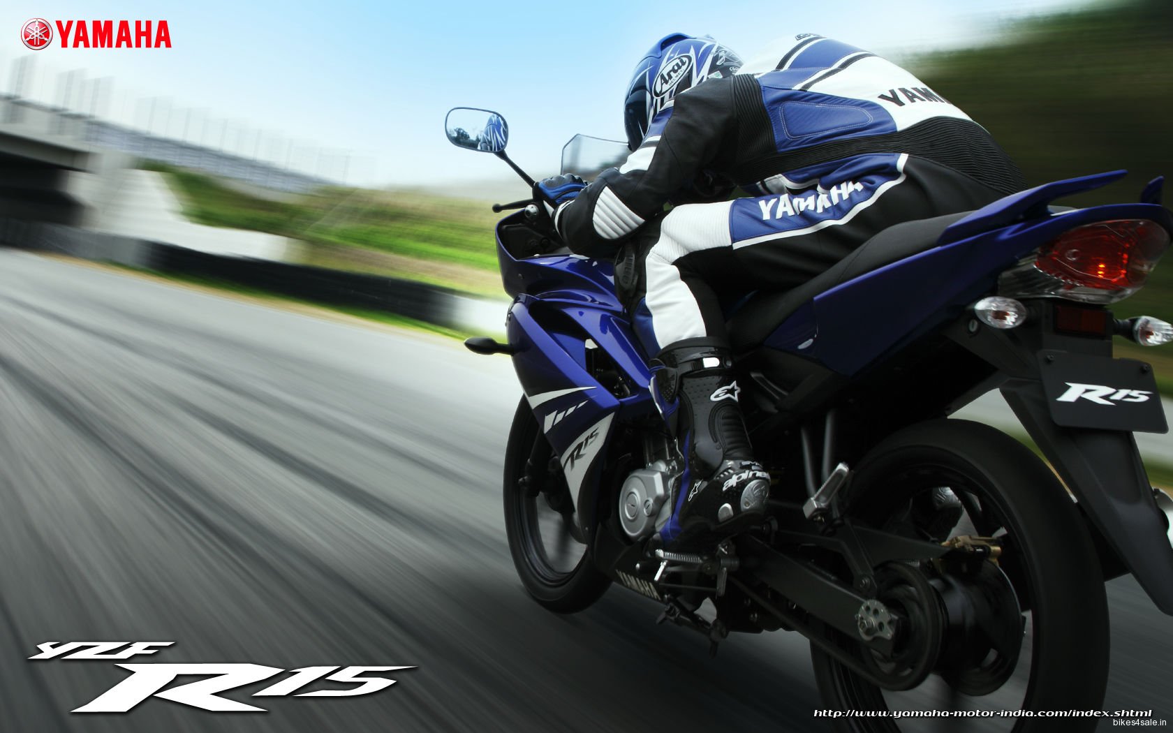 Yamaha YZF R15 Wallpaper