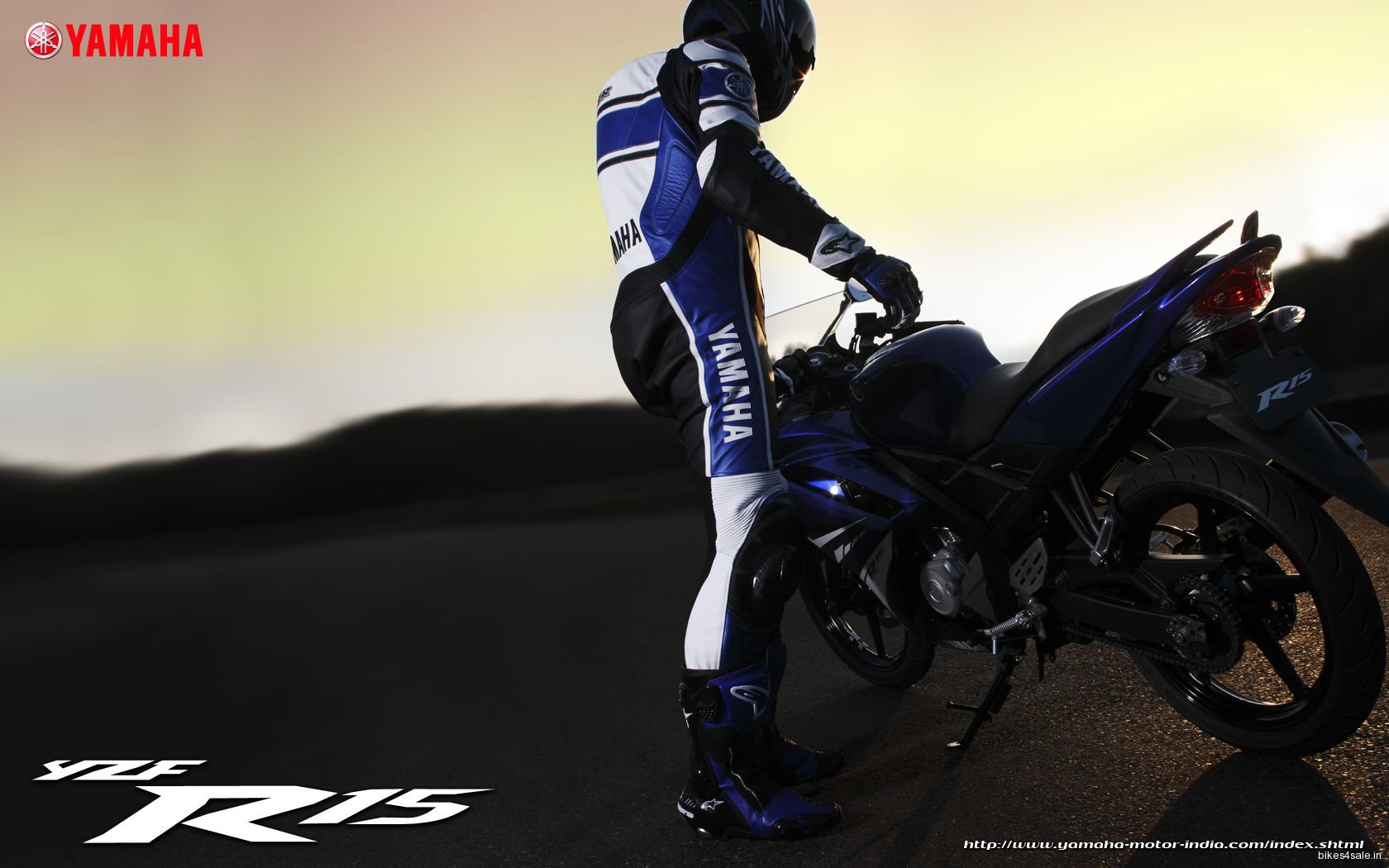 Yamaha YZF R15 Wallpaper